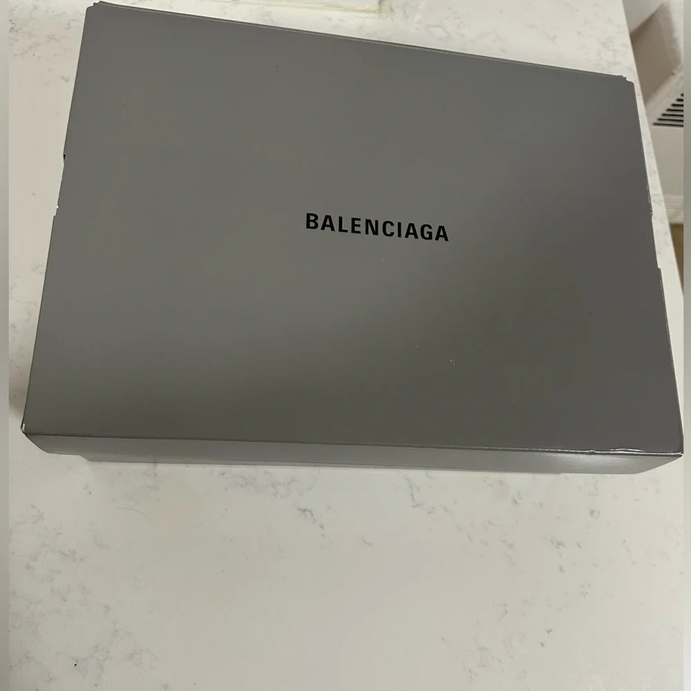 Women’s Balenciaga Track Sneaker in white and pastel mesh and nylon - Picture 4 of 5